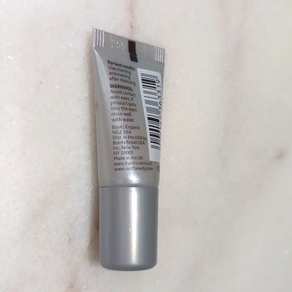 No 7 Future Renew Damage Reversal Serum - Picture 10 of 10